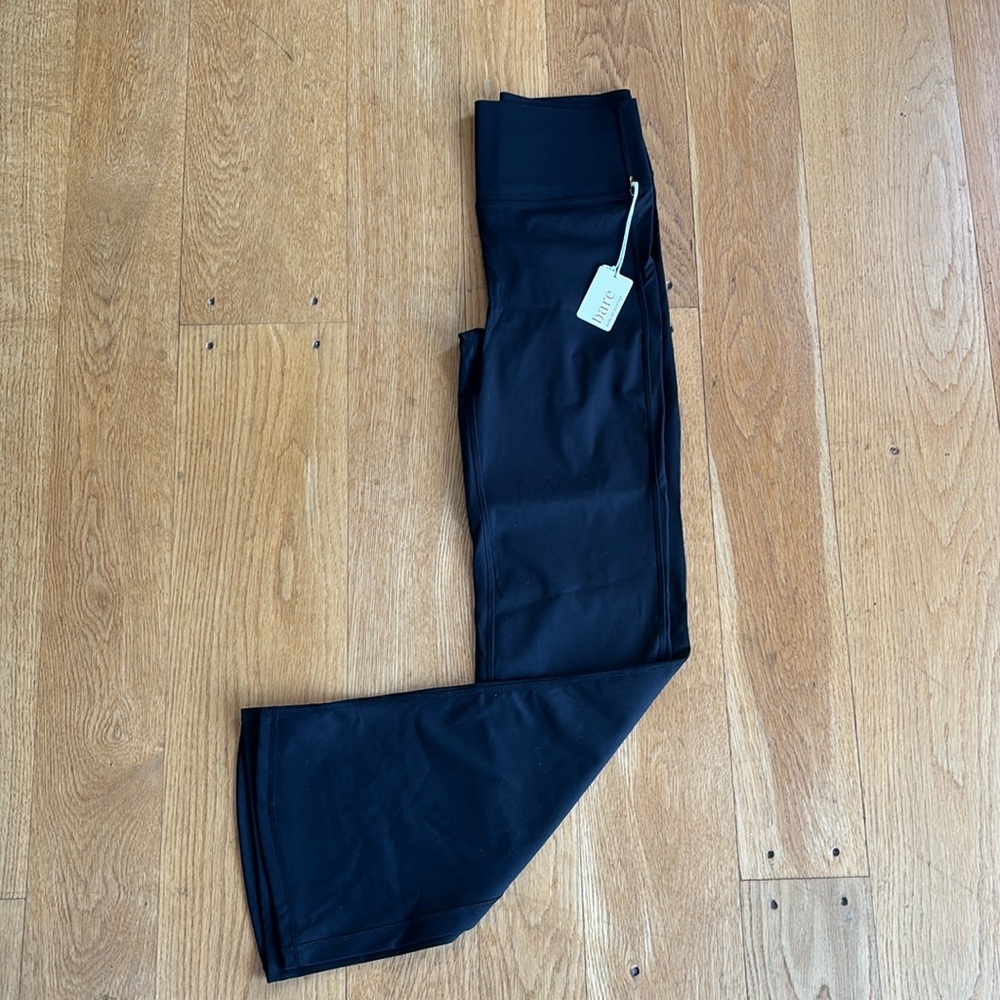 Bare Necessities Flair Leggings, NWT, black